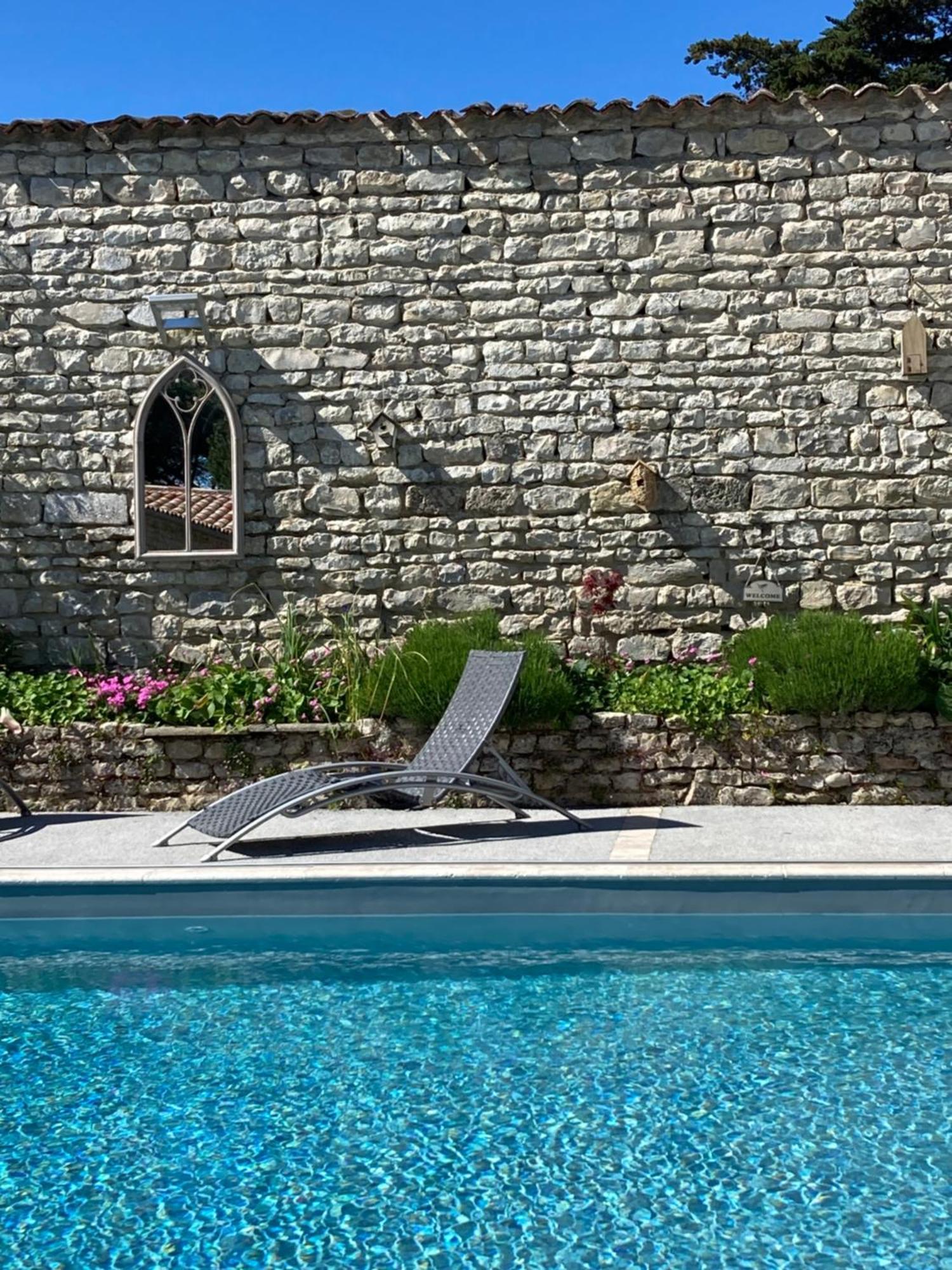 Villa Del Re 3 Face A La Piscine La Flotte Exterior photo